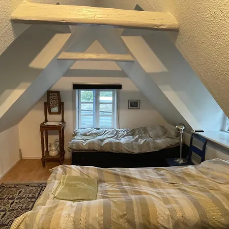 Vaerelser I Historisk Hus Med Sjael Og Atmosfaere Homestay Helsinge